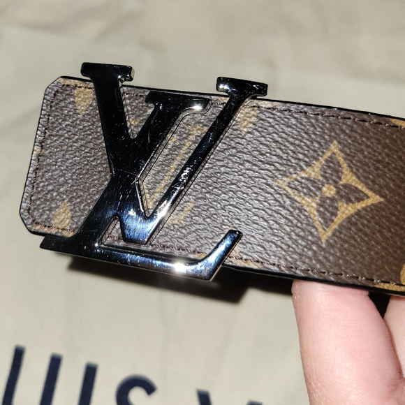 LV INITIALES 40MM REVERSIBLE - Picture 2 of 4